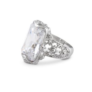 Stunning silver ring with Diamond